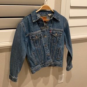 levi’s denim jacket